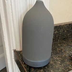 Vitruvi charcoal gray diffuser